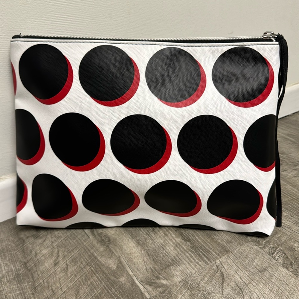 Saks Fifth Avenue zip up travel bag /clutch classic black red white